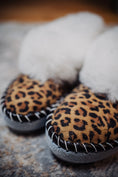 Load image into Gallery viewer, natural Leather slippers in leopard printed pattern and white sheepskin fur cuff handmade in Poland by Bamboshe