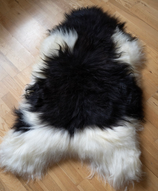 Icelandic sheepskin rug cream and black