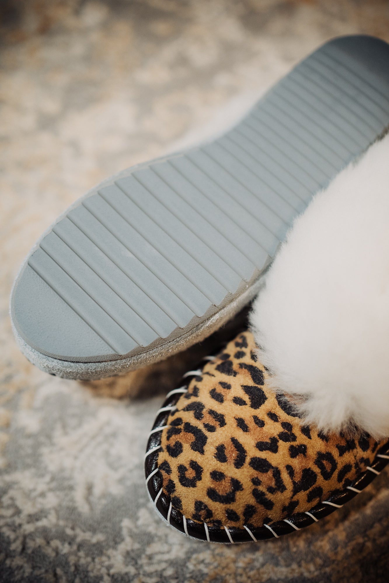 Rubber sole, natural leather s slippers with printed leopard pattern and white sheepskin furry and soft cuff