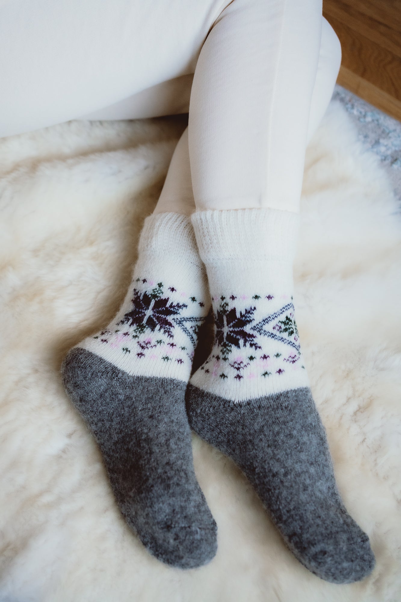 Cosy soft women wool socks, grey and white with the snowflake pattern