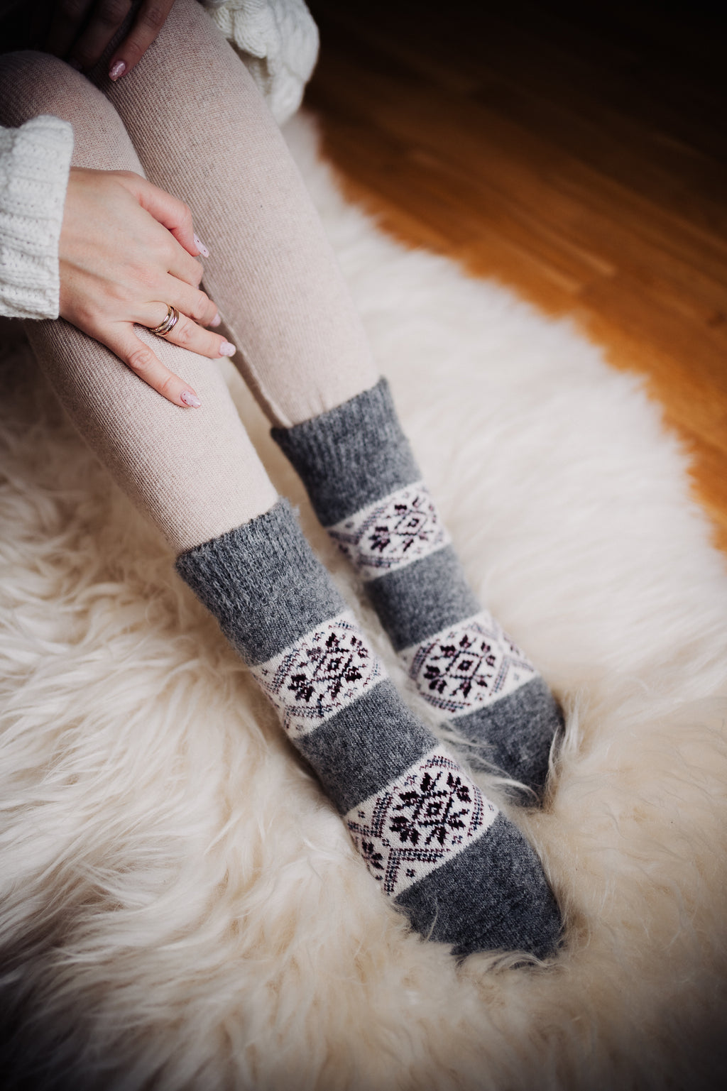 Cosy soft women wool socks, grey and white with the snowflake pattern