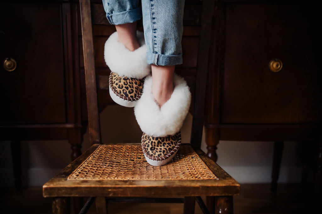 natural leather s slippers with printed leopard pattern and white sheepskin furry and soft cuff, How they look on the foot, ladies indoor shoes